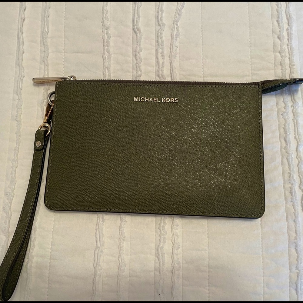 Michael Kors wristlet